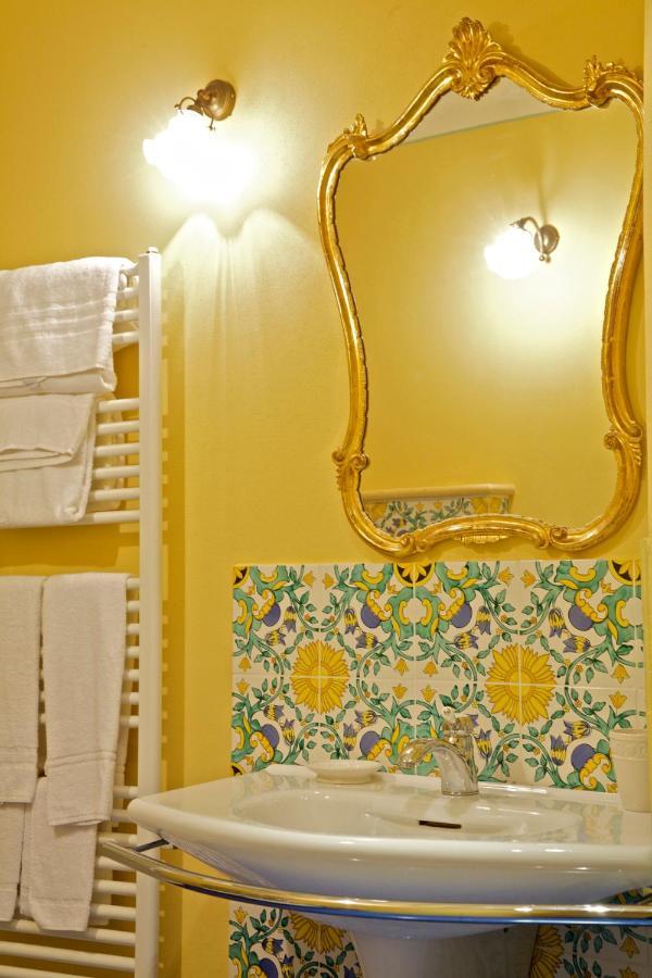 シエーナ Antica Residenza Cicogna Bed & Breakfast エクステリア 写真