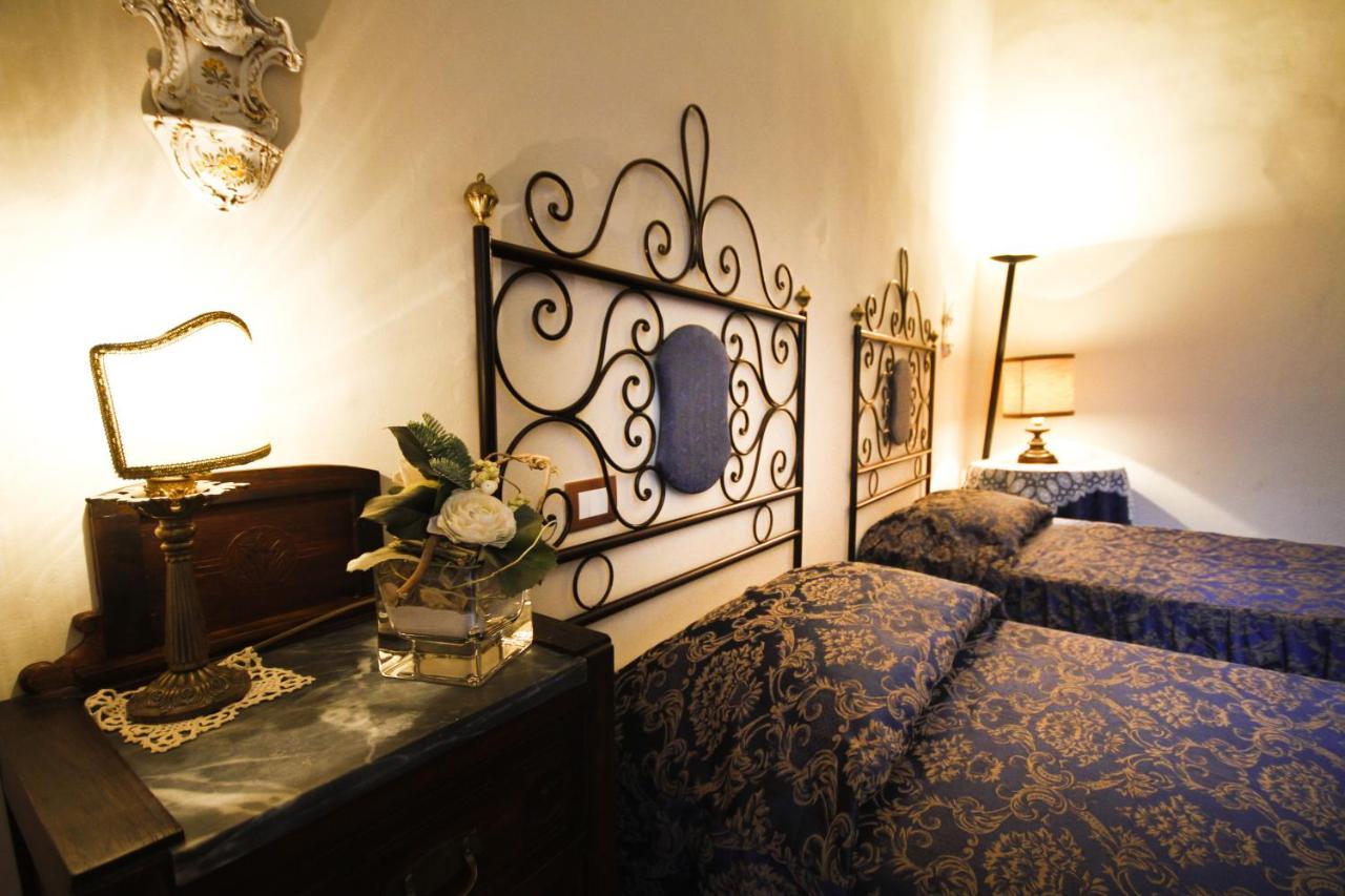 シエーナ Antica Residenza Cicogna Bed & Breakfast エクステリア 写真